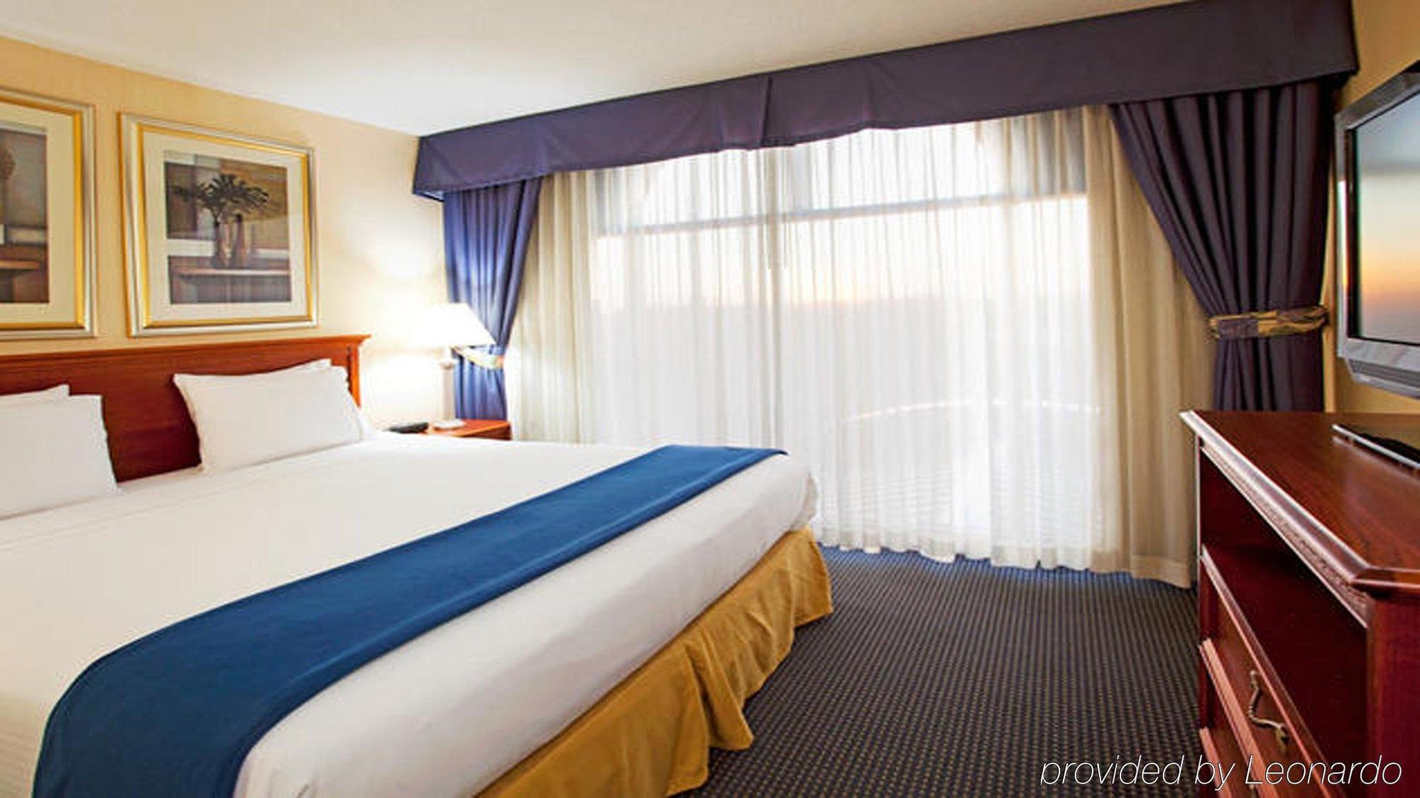 Express & Buffalo Airport By Ihg Hotel Cheektowaga