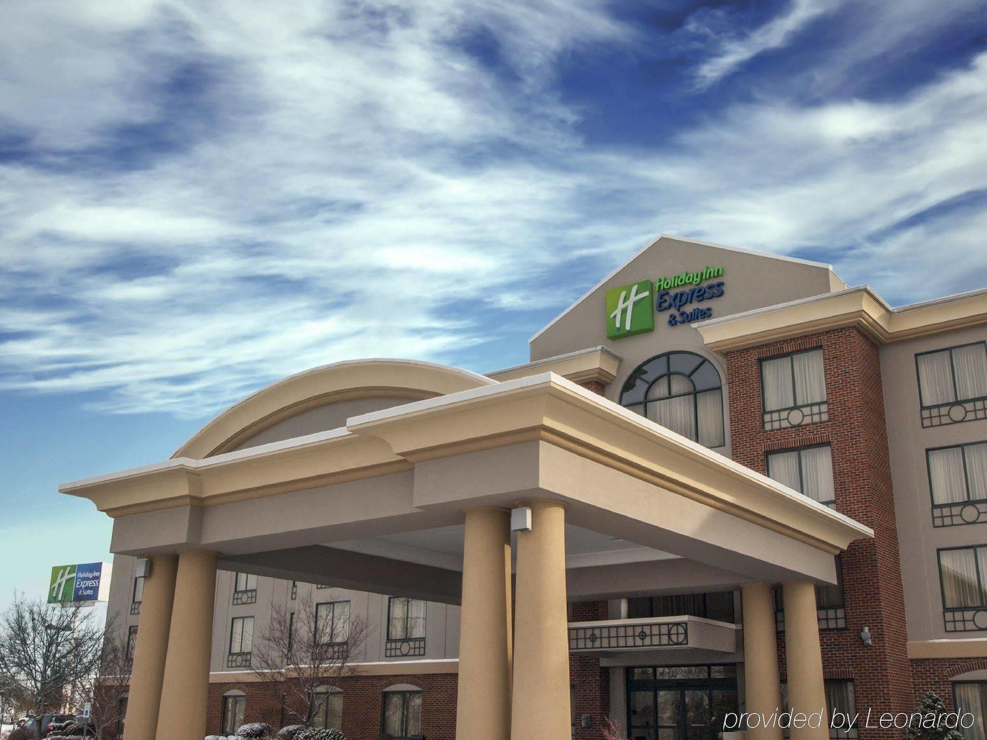 Express & Buffalo Airport By Ihg 2*