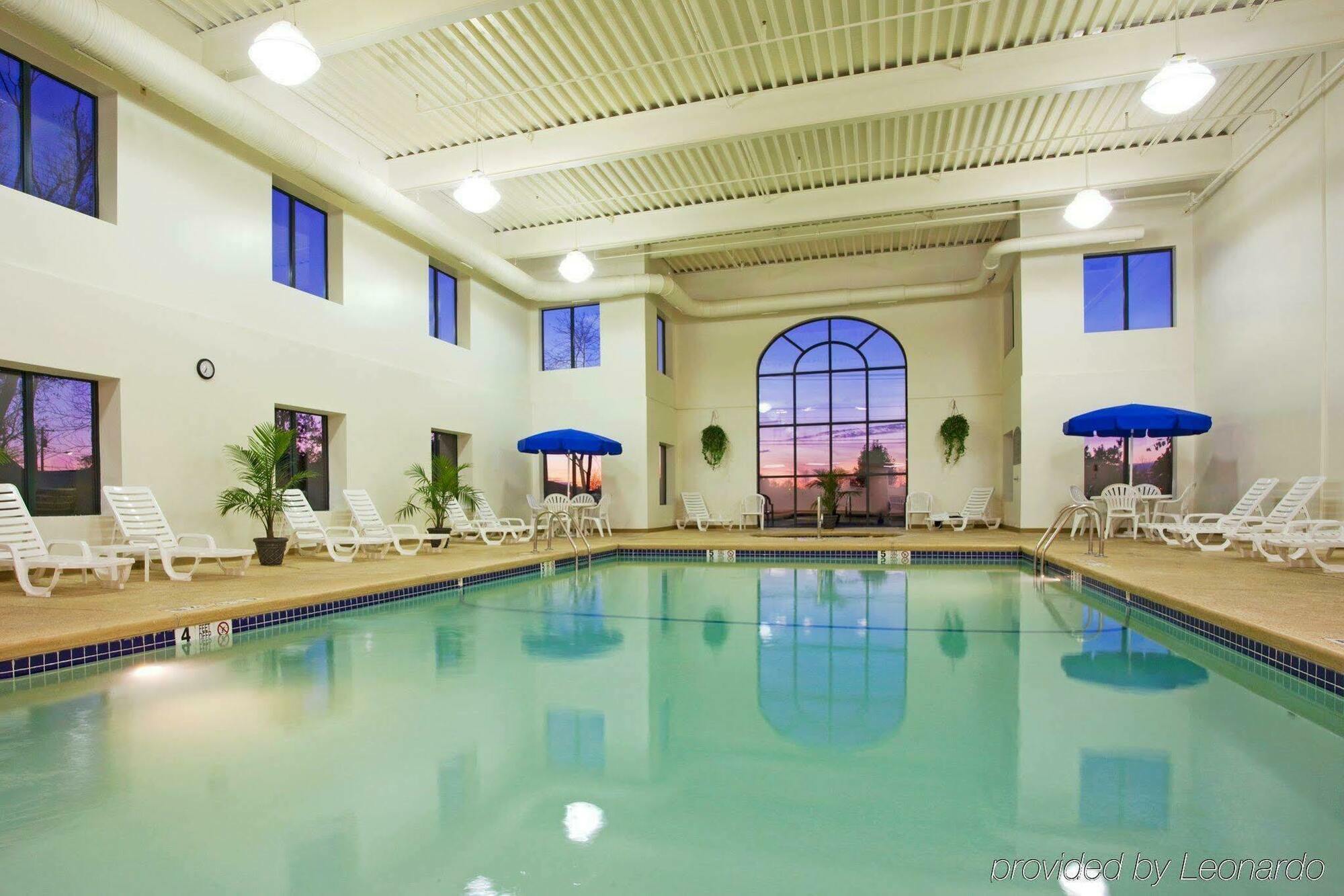 Express & Buffalo Airport By Ihg Hotel Cheektowaga