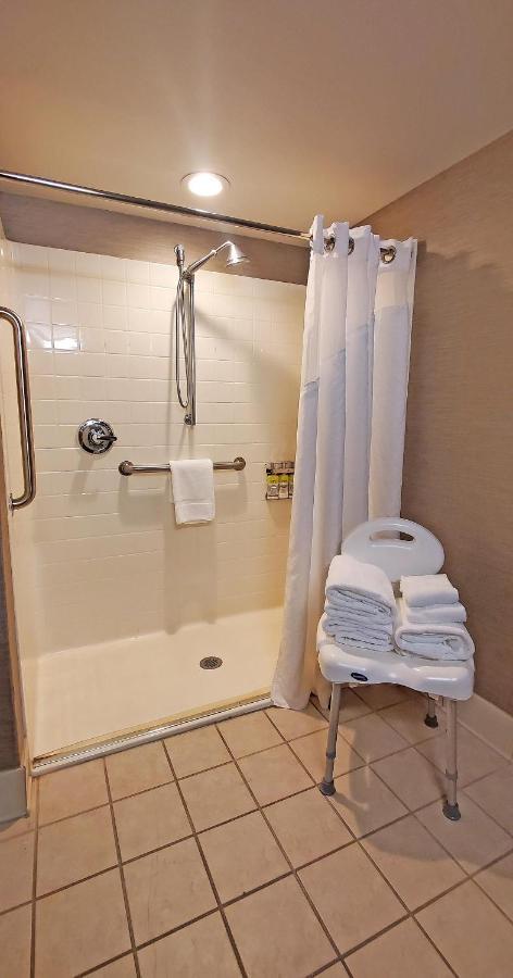 Hotel Express & Buffalo Airport By Ihg