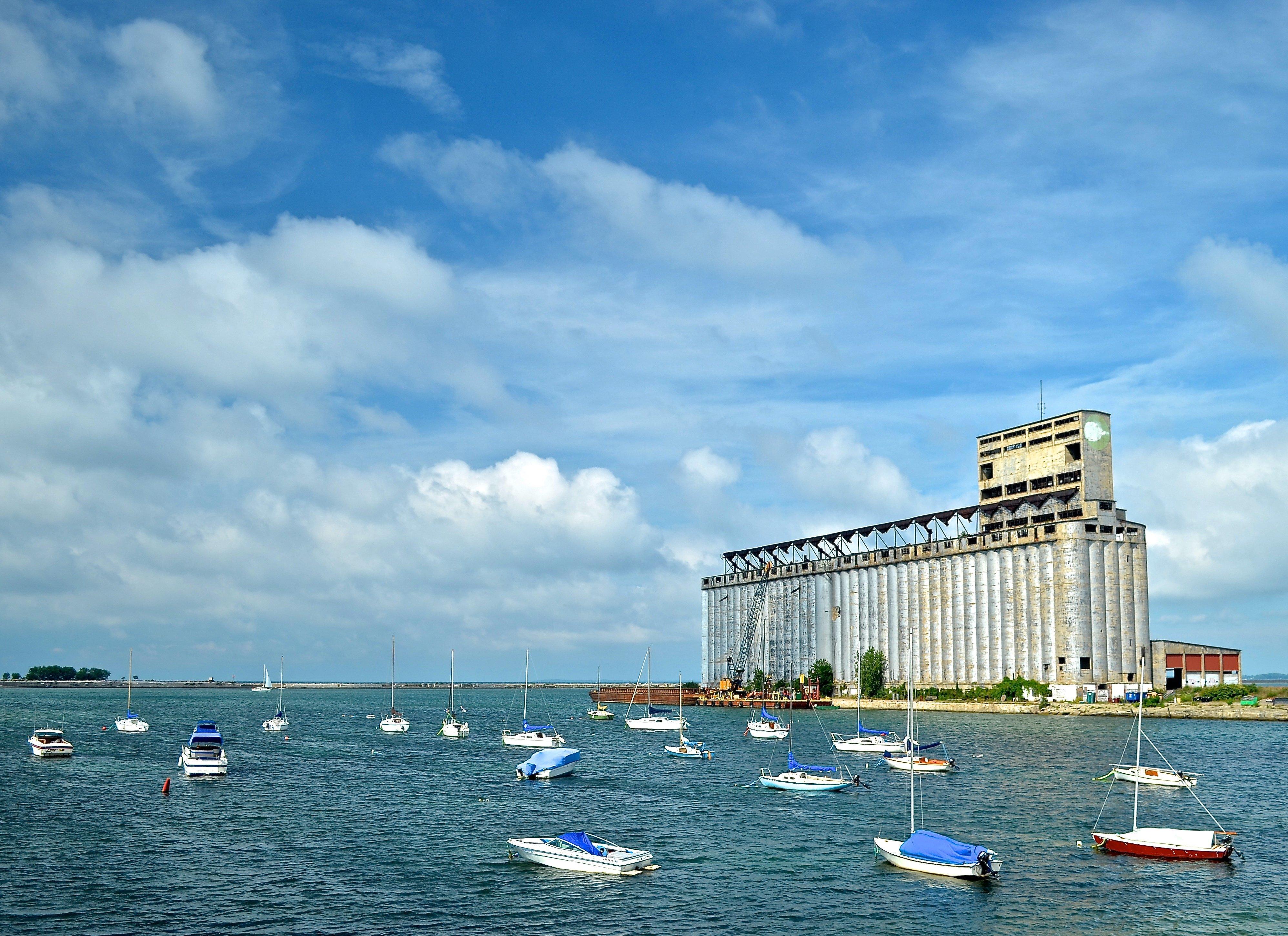 Express & Buffalo Airport By Ihg 2*
