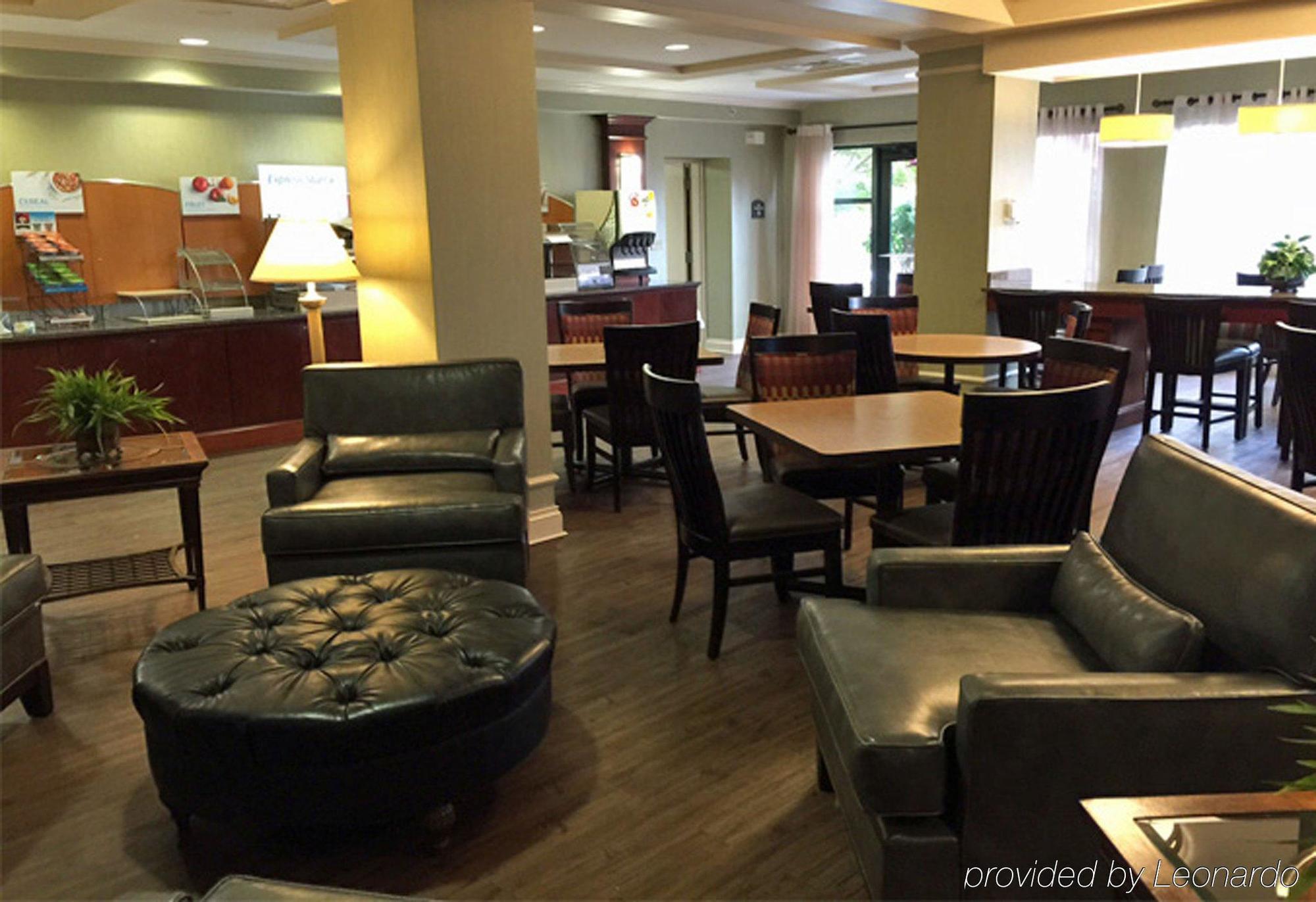 Express & Buffalo Airport By Ihg Hotel