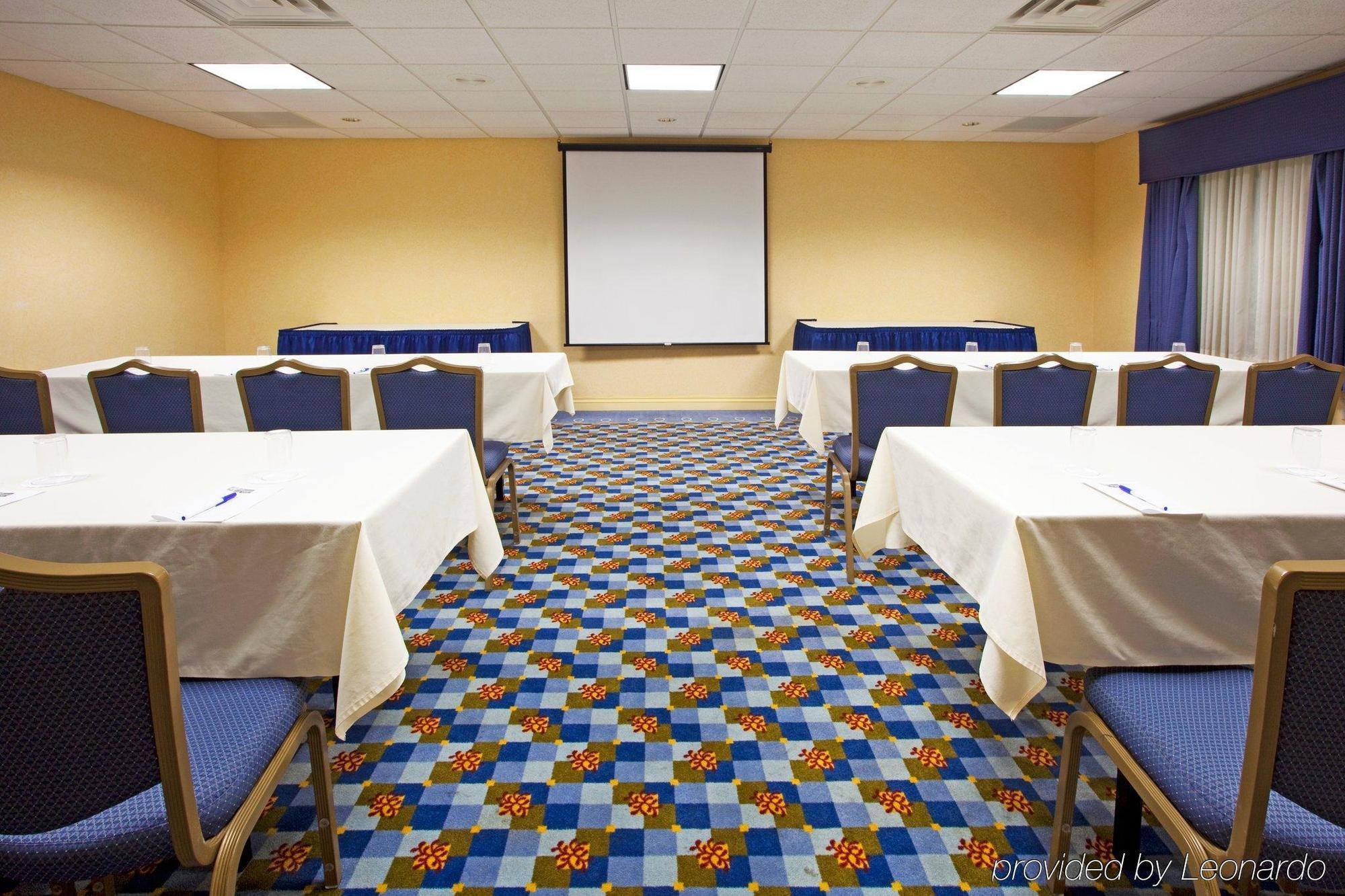 Express & Buffalo Airport By Ihg Hotel