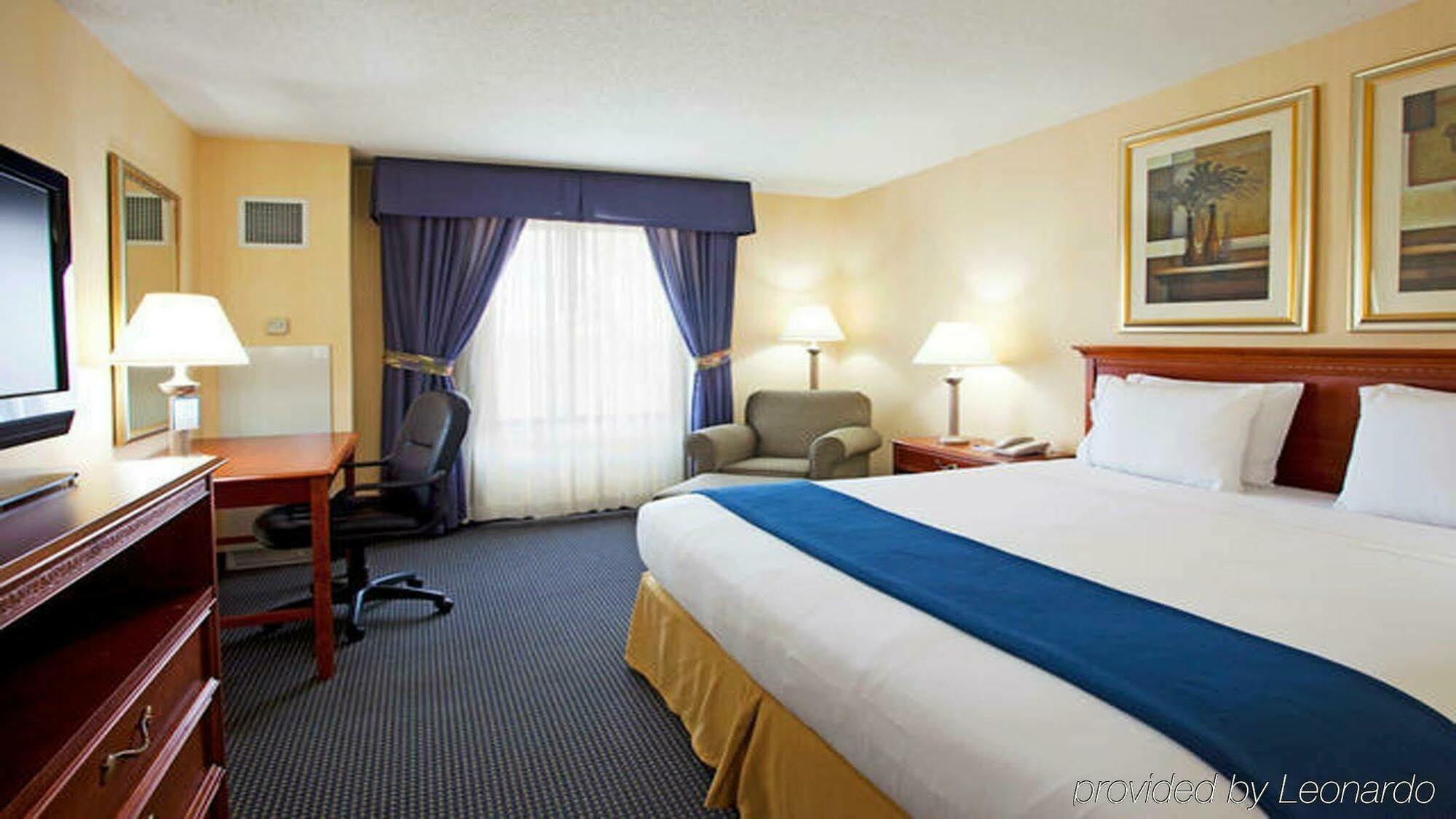 Express & Buffalo Airport By Ihg